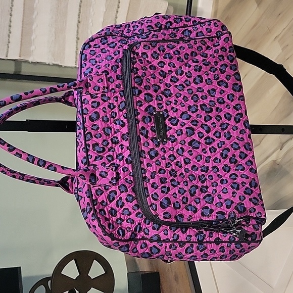 Vera BRADLEY Animal Print Weekender Travel Bag. - Picture 2 of 6